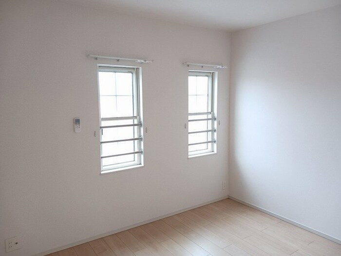 物件内観写真4　(居室)