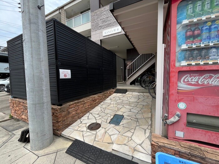 KANZA野並のエントランス部分