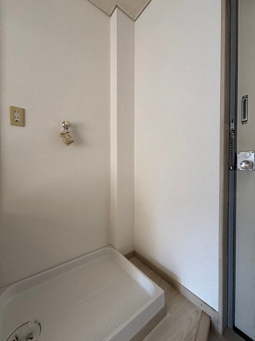 物件内観写真15　(洗濯機置場)