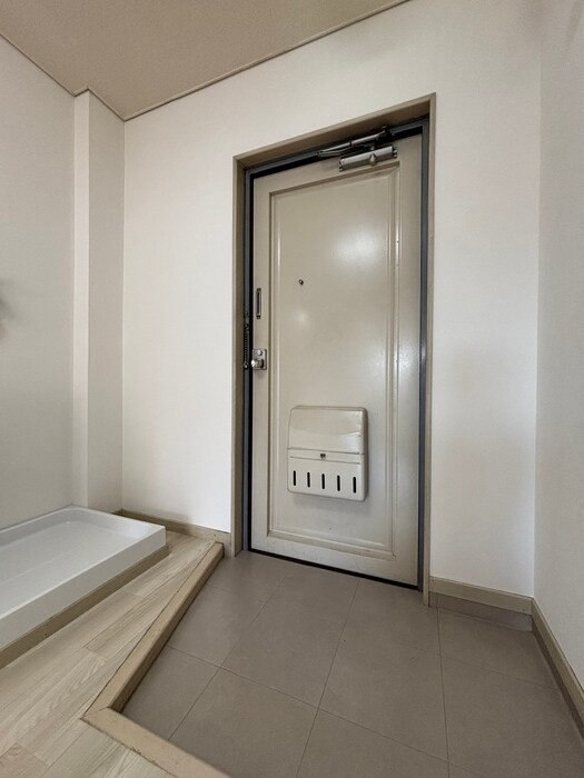 物件内観写真16　(玄関)