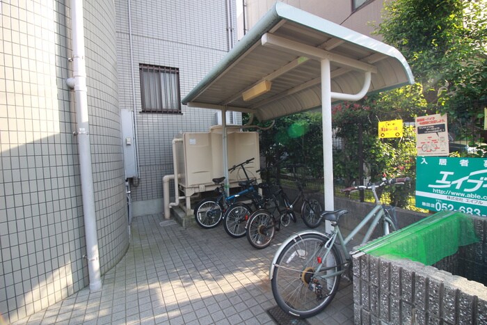 物件外観写真5　(駐輪場)