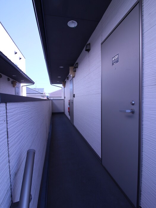 物件外観写真6　(エントランス部分)