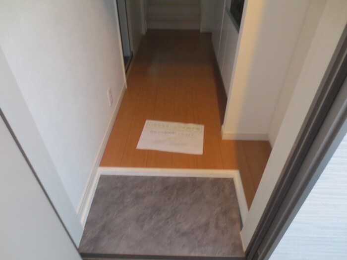 物件内観写真18　(玄関)