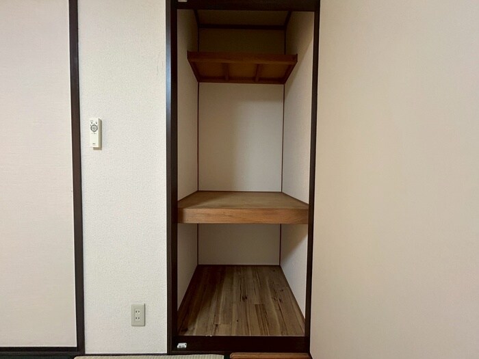 物件内観写真12　(収納)