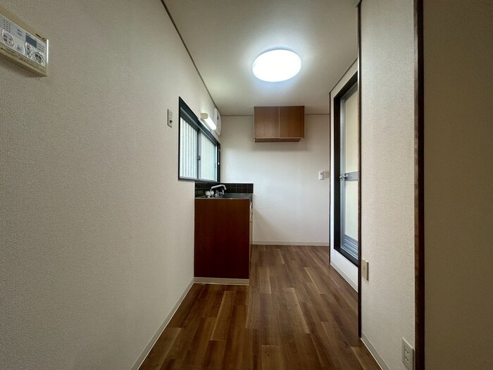 物件内観写真20　(廊下)