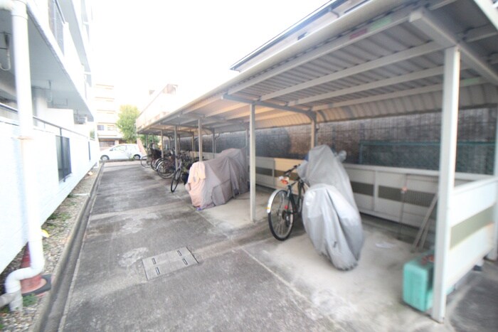 物件外観写真5　(駐輪場)