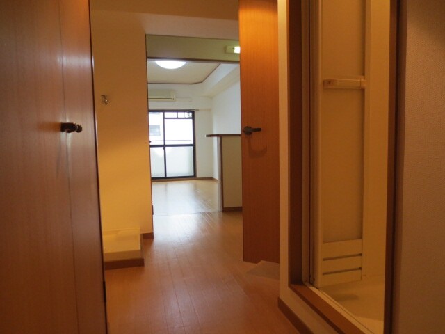 物件内観写真8　(廊下)