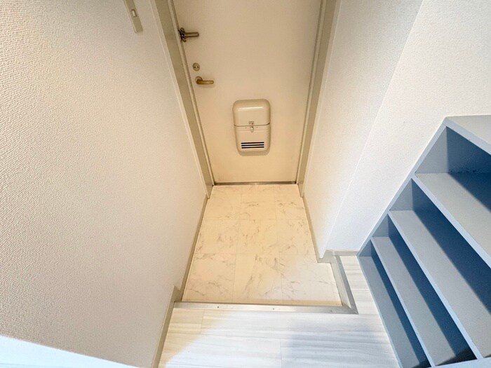 物件内観写真14　(玄関)