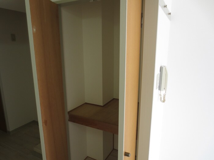 物件内観写真15　(収納)