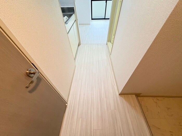 物件内観写真16　(廊下)