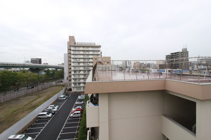 物件内観写真20　(室内からの展望)