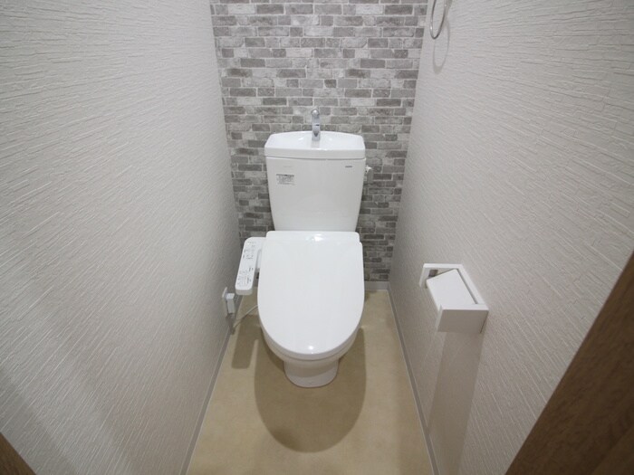 物件内観写真8　(トイレ)