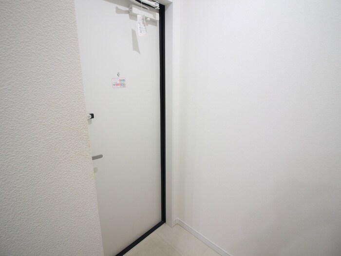 物件内観写真18　(玄関)