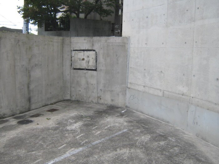 物件外観写真5　(駐輪場)