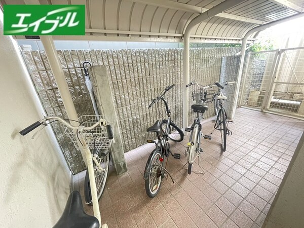 駐輪場