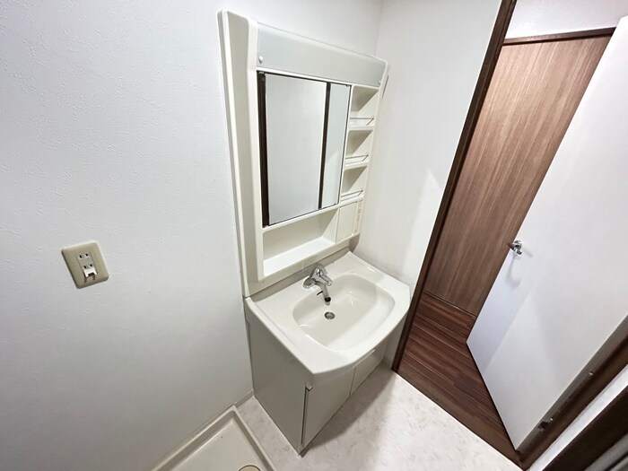 物件内観写真12　(洗面)