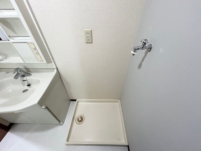 物件内観写真13　(洗濯機置場)