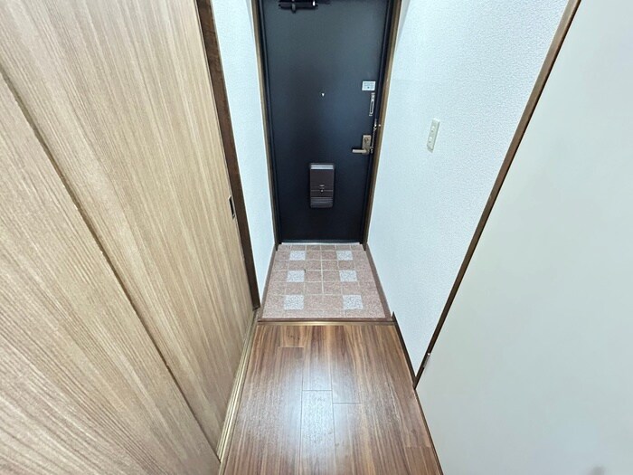 物件内観写真14　(玄関)