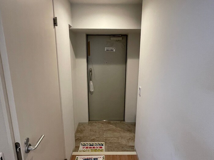 物件内観写真15　(玄関)