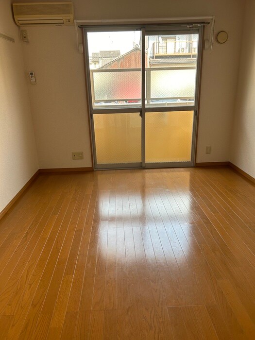 物件内観写真9　(居室)