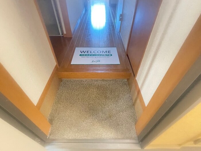 物件内観写真16　(玄関)