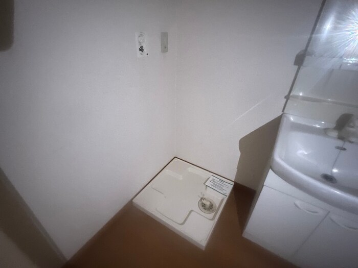 物件内観写真19　(洗濯機置場)