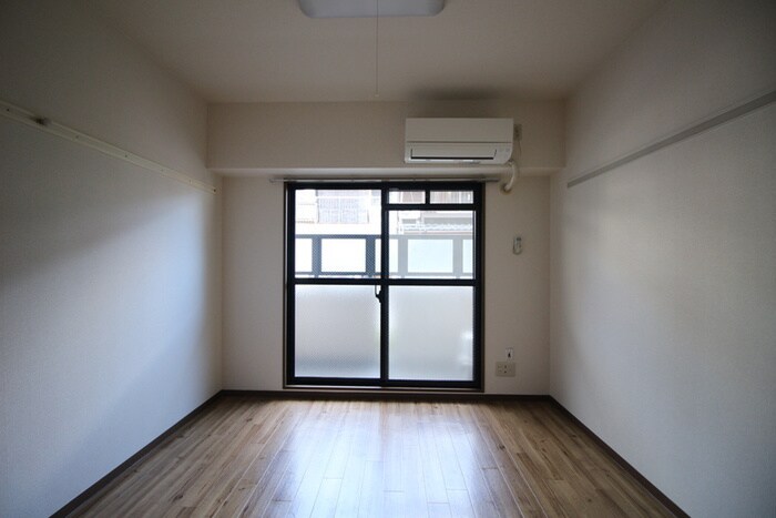 物件内観写真10　(居室)