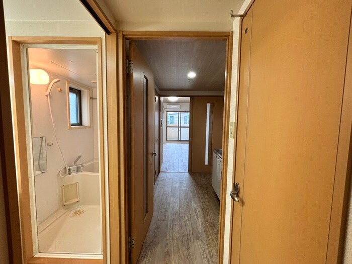 物件内観写真14　(廊下)