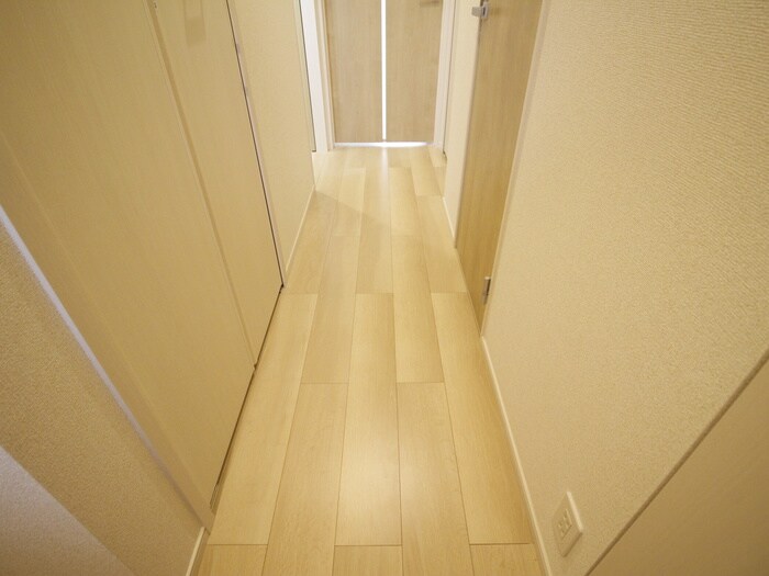 物件内観写真16　(廊下)