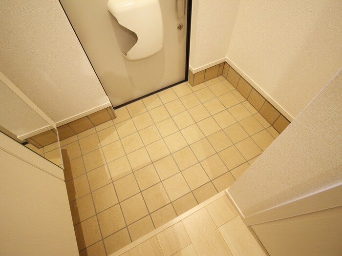 物件内観写真17　(玄関)