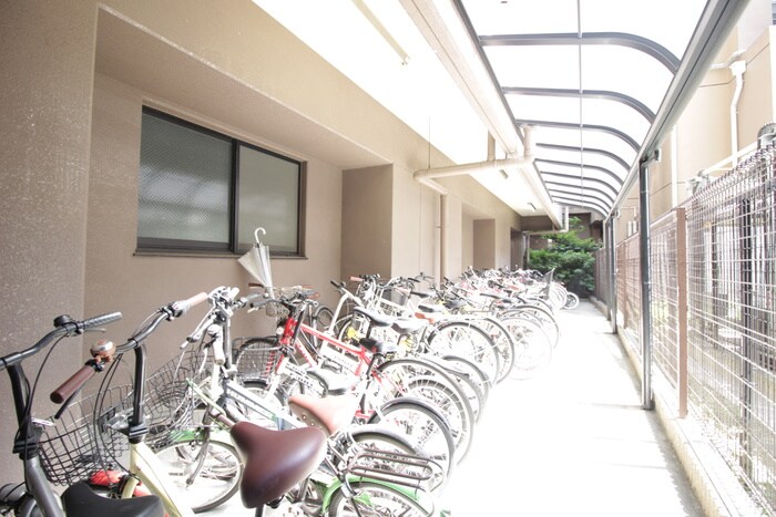 物件外観写真3　(駐輪場)