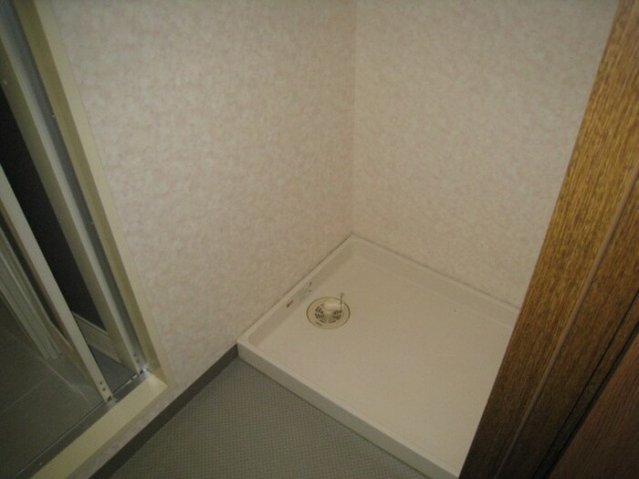 物件内観写真11　(洗濯機置場)