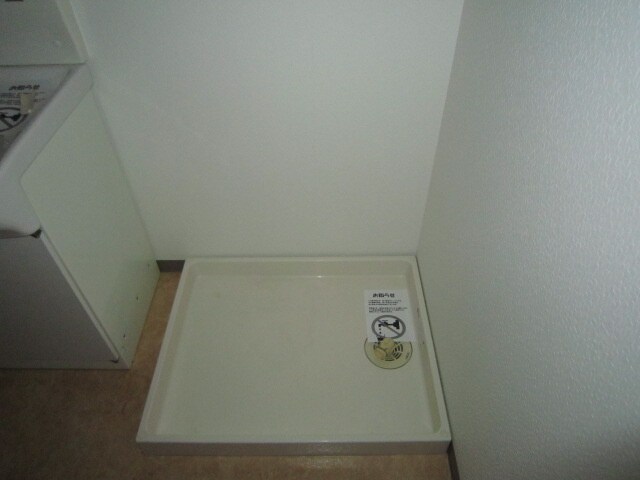 物件内観写真13　(洗濯機置場)