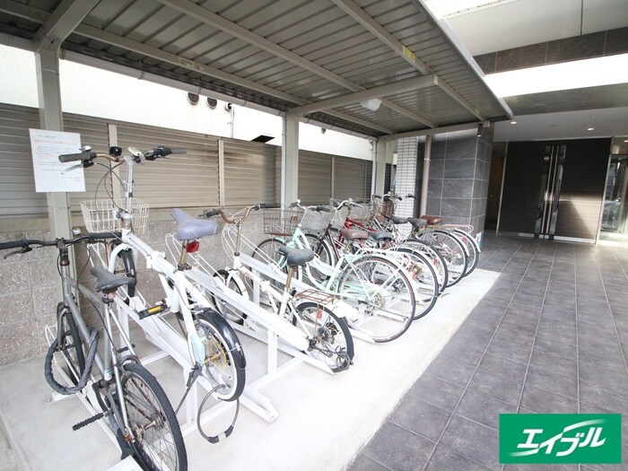 物件外観写真3　(駐輪場)