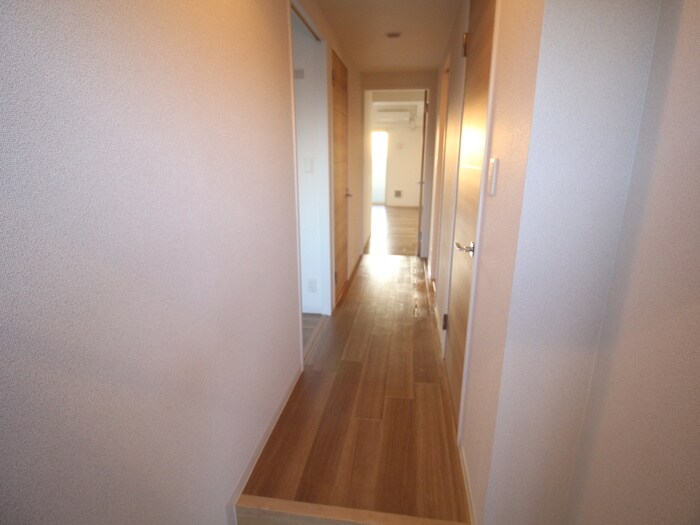 物件内観写真19　(廊下)