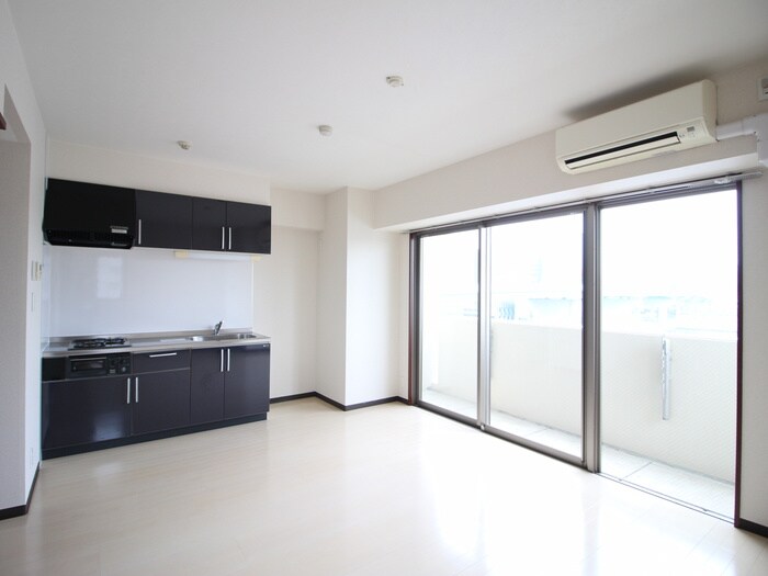 物件内観写真8　(居室)