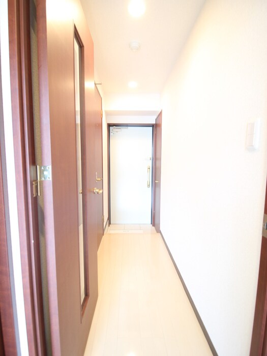 物件内観写真10　(廊下)