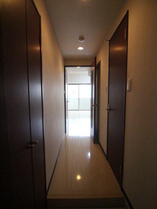 物件内観写真11　(廊下)
