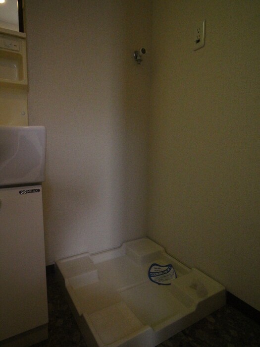 物件内観写真15　(洗濯機置場)