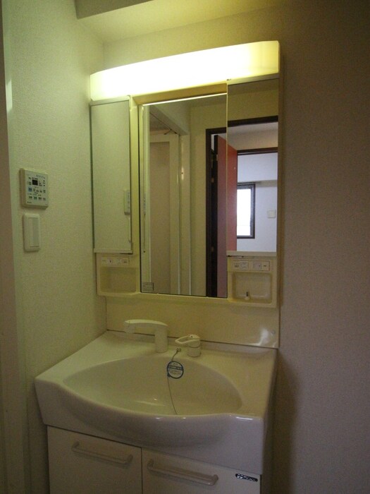 物件内観写真16　(洗面)