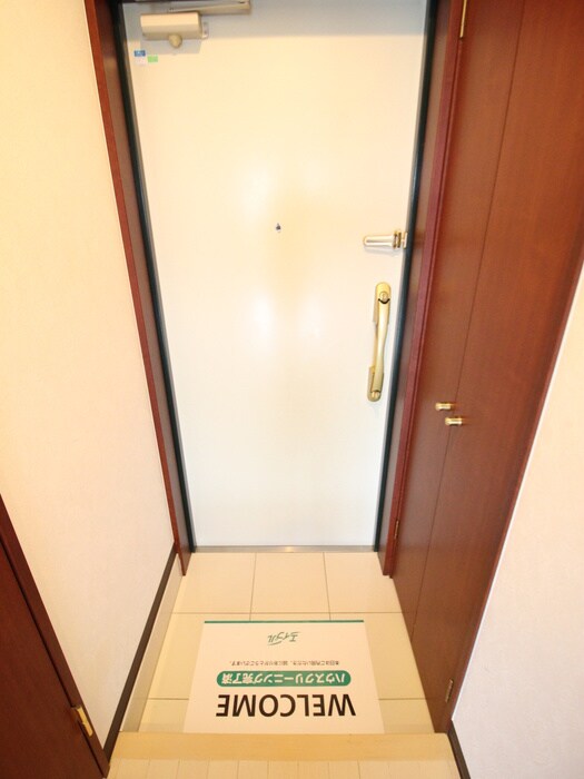 物件内観写真17　(玄関)