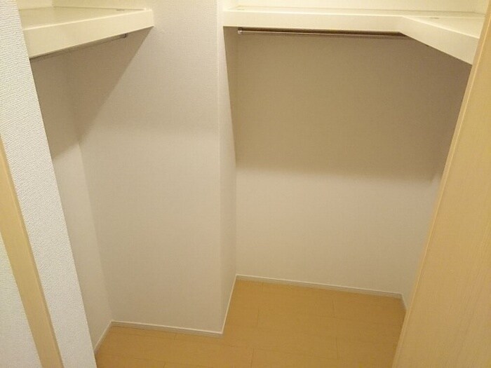 物件内観写真8　(収納)