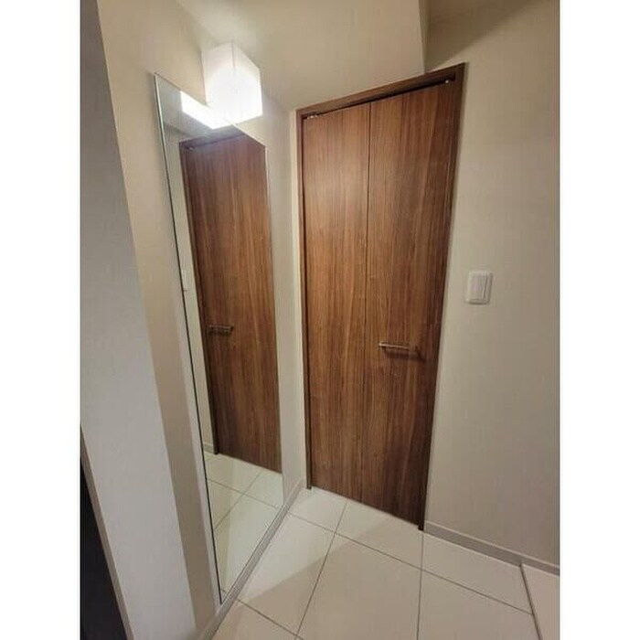 物件内観写真14　(玄関)