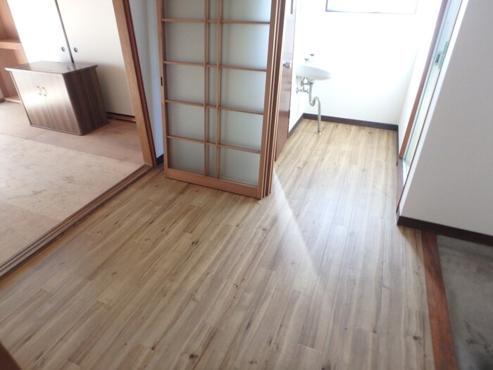 物件内観写真10　(玄関)