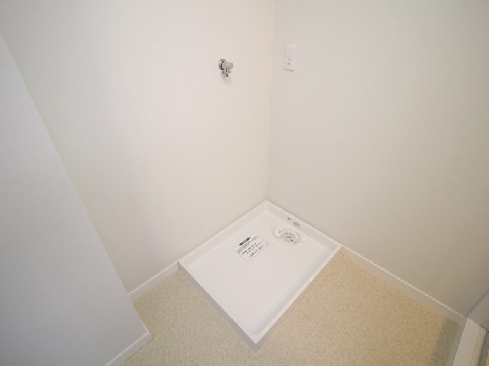 物件内観写真14　(洗濯機置場)