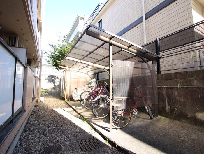 物件外観写真6　(駐輪場)