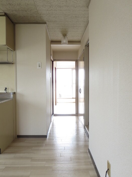 物件内観写真15　(廊下)