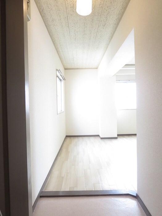 物件内観写真19　(玄関)