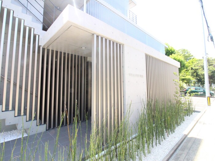 物件外観写真4　(エントランス部分)