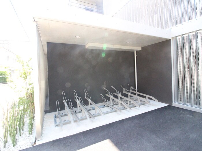 物件外観写真5　(駐輪場)